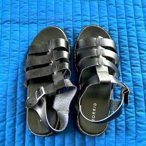Torrid 9.5WW lug sole sandal